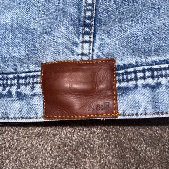 Abercrombie and Fitch Sherpa lined Jean jacket - Picture 3 of 4